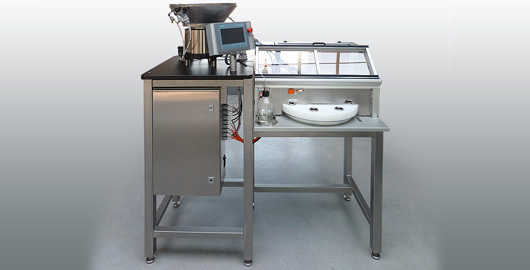 Machine de dosage automatique de Bronopol et bouchonnage de flacons